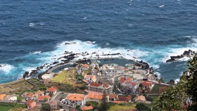 Porto Moniz- 10 locuri de vizitat in MADEIRA - TrailRunningAcademy.com