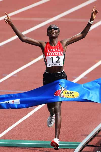 Catherine Ndereba record maraton feminin