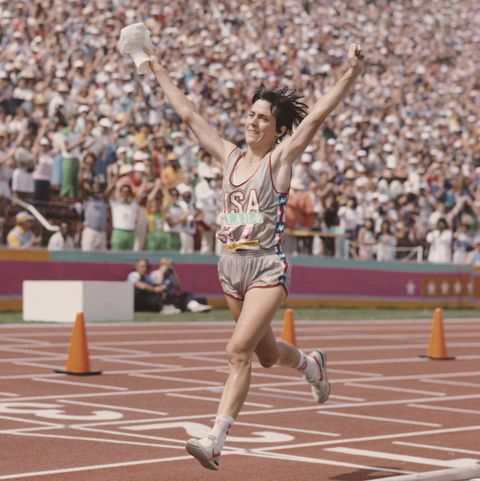 Joan Benoit Samuelson bate recordul la maraton feminin
